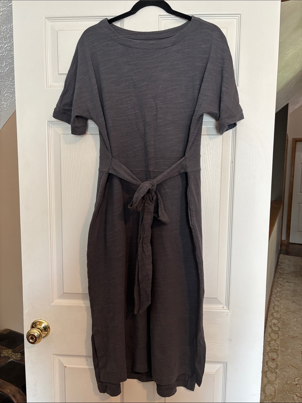 Duluth Trading Co Charcoal Short-Sleeve Tie-Waist Midi Dress